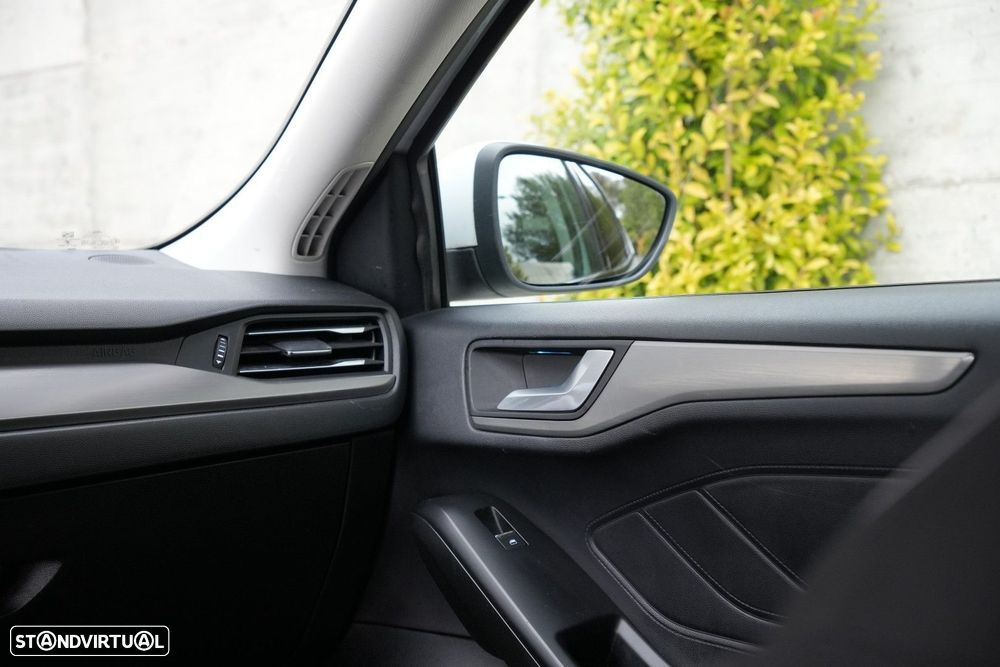 Ford Focus 1.0 EcoBoost MHEV Titanium - 19