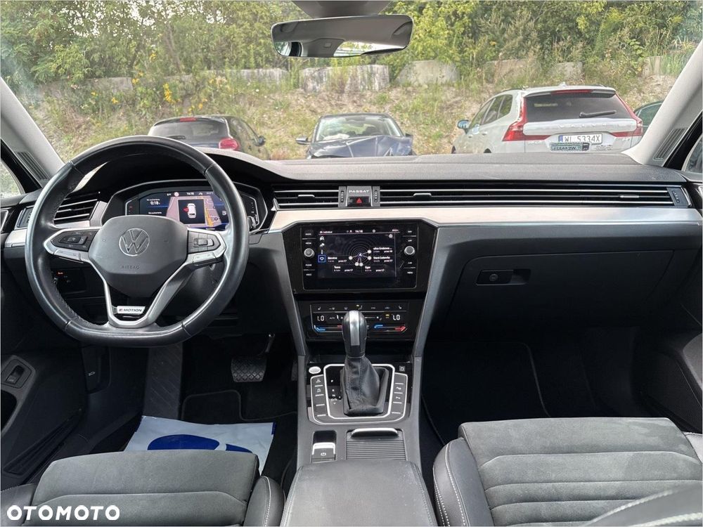 Volkswagen Passat Variant 2.0 TDI 4Mot Elegance DSG - 11