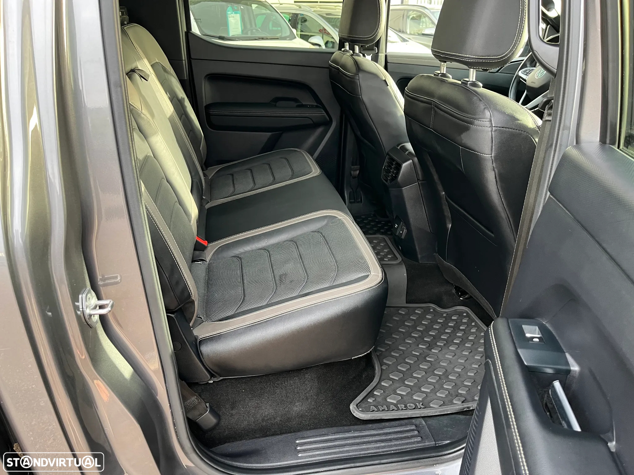 VW Amarok Aventura V6 4Motion IVA Ded. - 20
