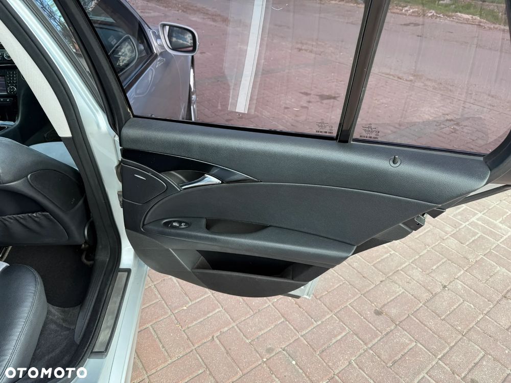 Mercedes-Benz Klasa E - 15