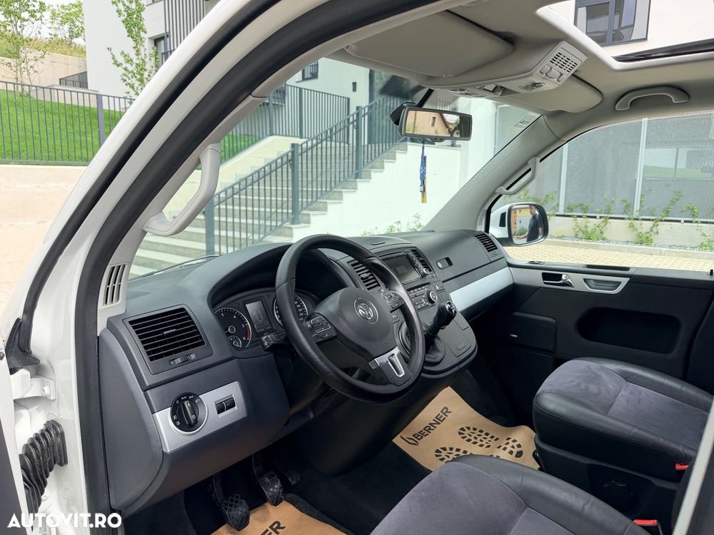 Volkswagen Multivan - 11