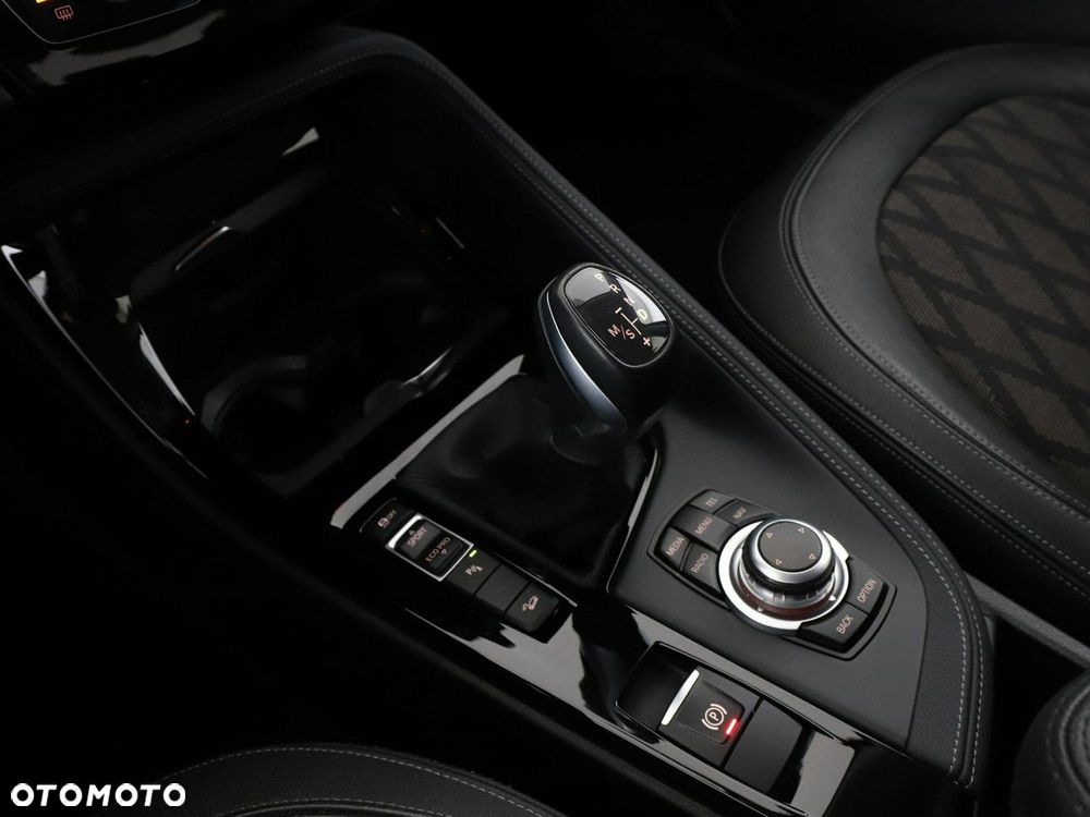 BMW X1 xDrive20d xLine - 27