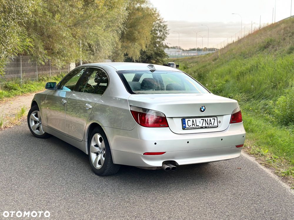BMW Seria 5 523i - 5