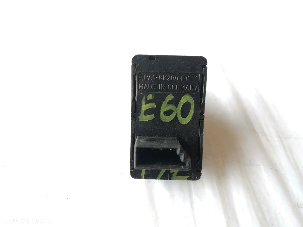 BMW 5 E60 E61 03-10 PRZEŁĄCZNIK SZYBY TYŁ 6922244 15979804 - 2