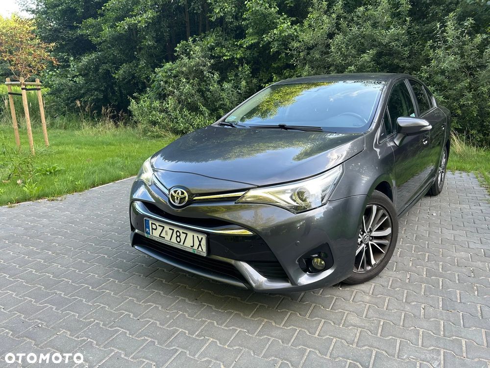 Toyota Avensis 1.8 Premium - 17