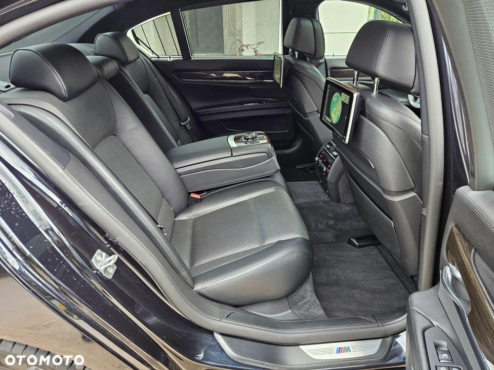 BMW Seria 7 750i xDrive Edition Exclusive - 18
