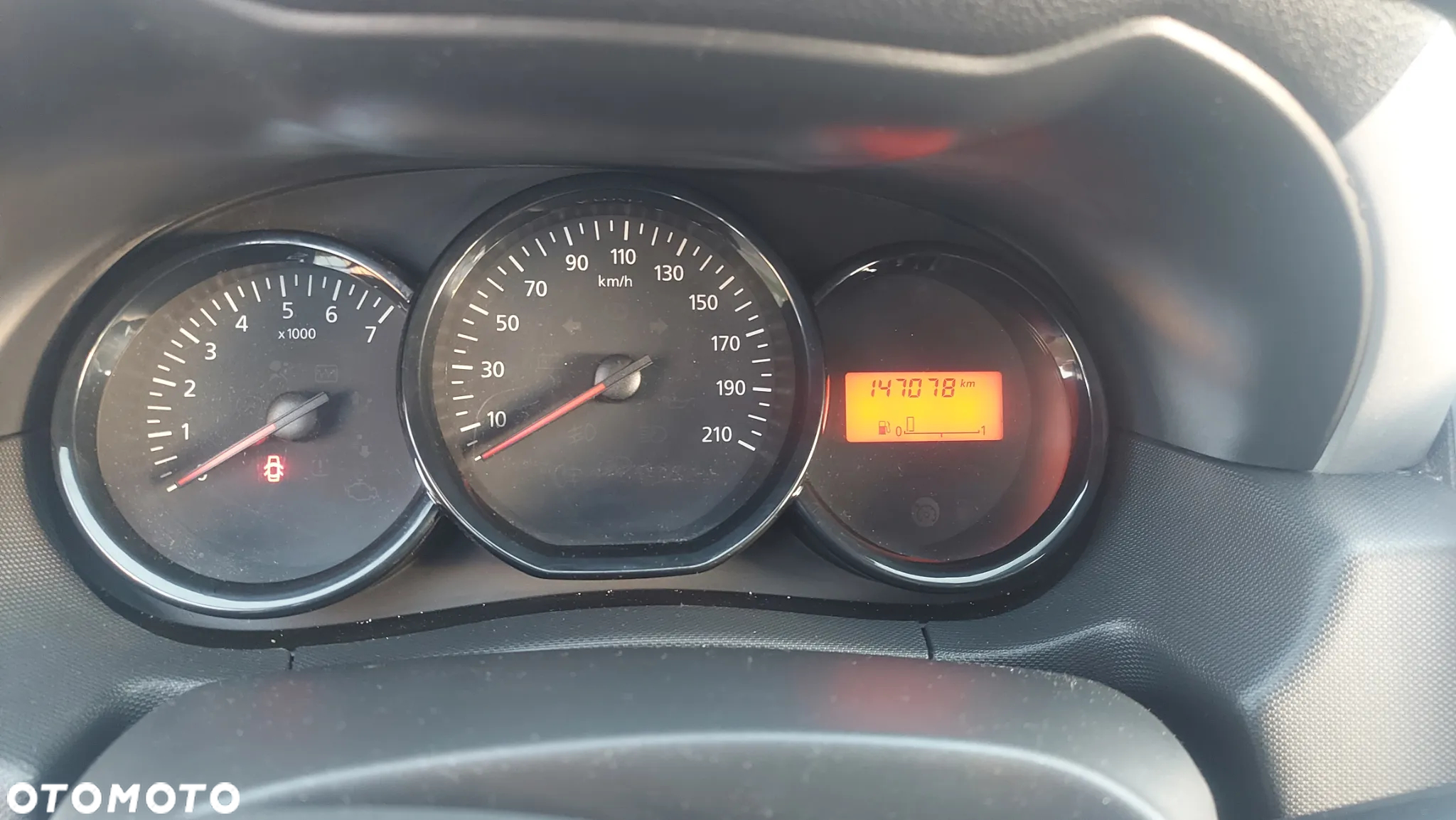 Dacia Duster 1.6 SCe Laureate S&S - 26