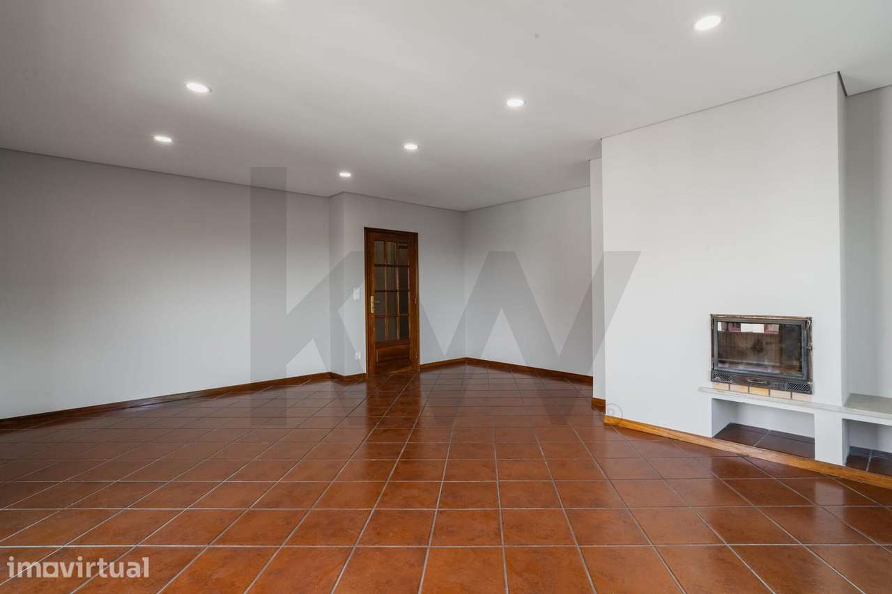 Apartamento T2 Renovado, com garagem e varandas em Baguim do Monte - G - Grande imagem: 5/35