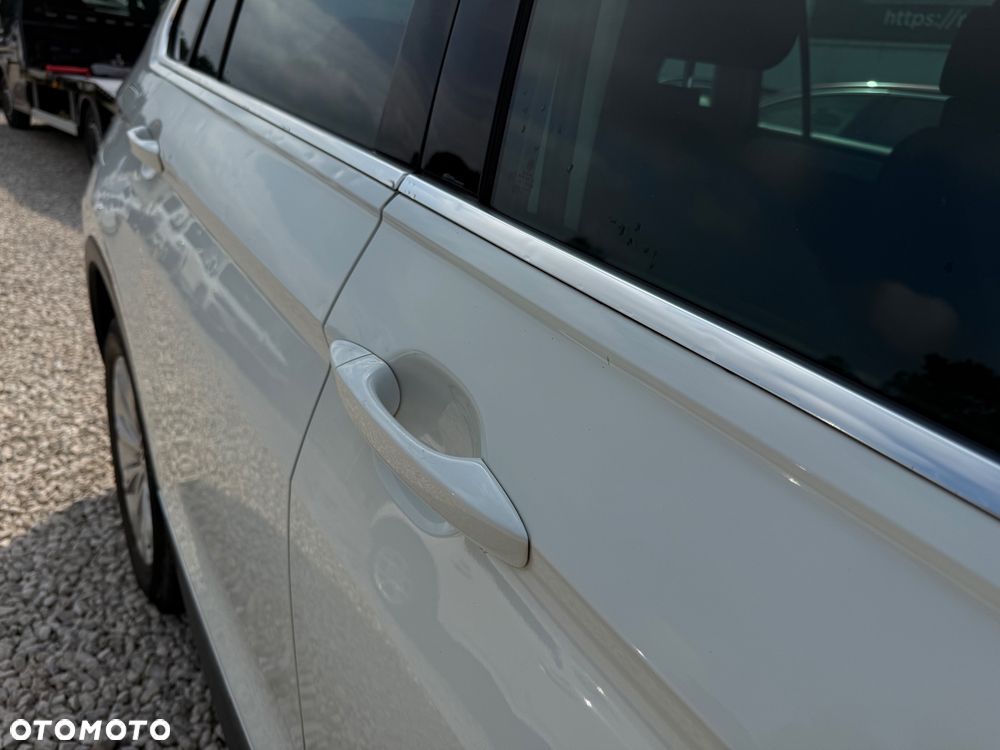 Volkswagen Tiguan - 24
