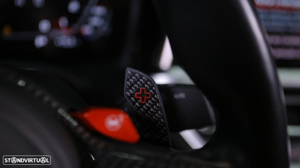 BMW M4 Competition xDrive - 17