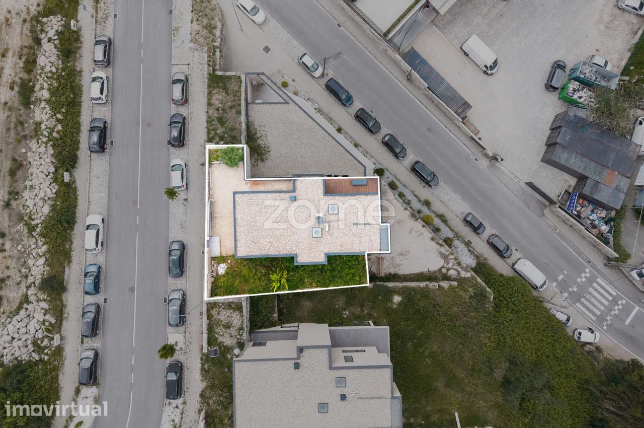 Andar Moradia T4 em Pinheiro, novo com acabamentos modernos - Grande imagem: 2/36