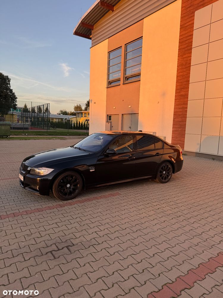 BMW Seria 3 330i - 3