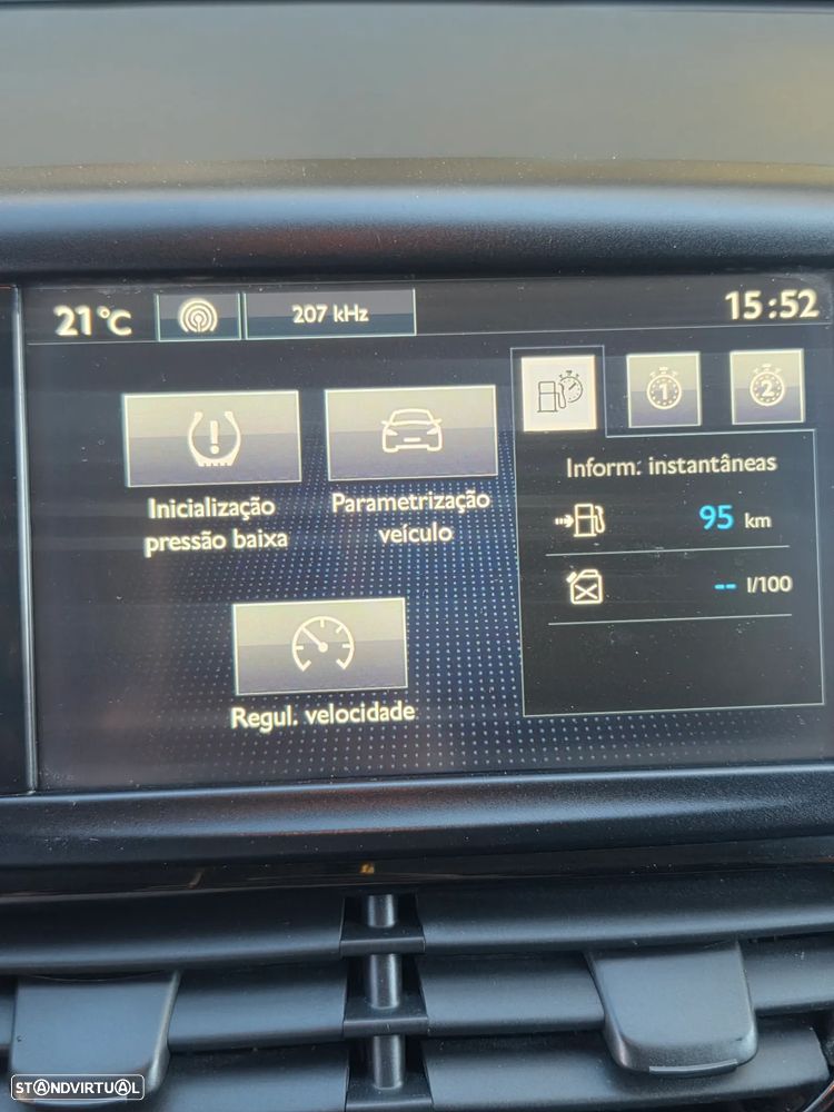 Peugeot 208 - 12