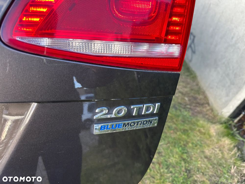Volkswagen Passat Variant 2.0 Blue TDI DSG SCR Comfortline - 16