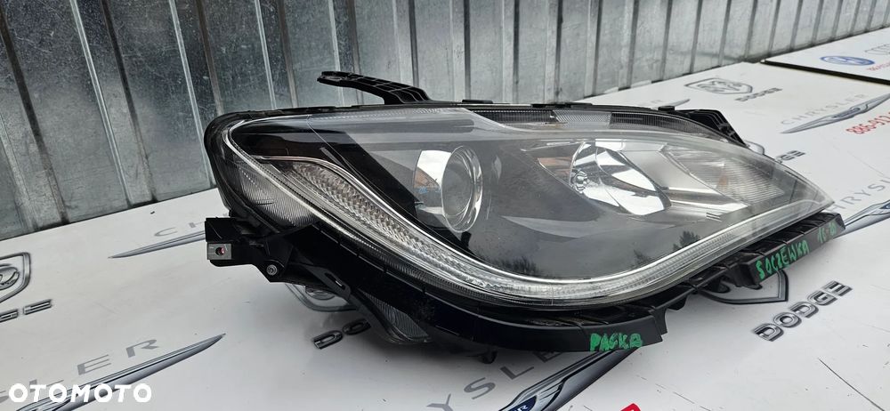 Chrysler Pacifica 2016- Reflektor prawy Lampa prawa  68370844AB  LED SOCZEWKA - 6