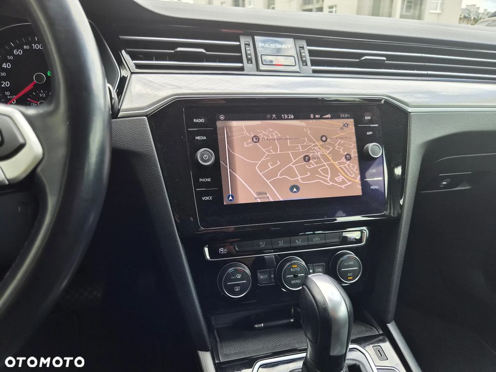Volkswagen Passat 2.0 TDI SCR DSG Highline - 31