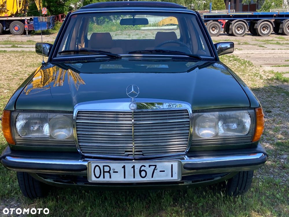 Mercedes-Benz W123 - 13