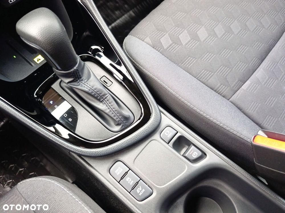 Toyota Yaris Hybrid 1.5 Style - 33