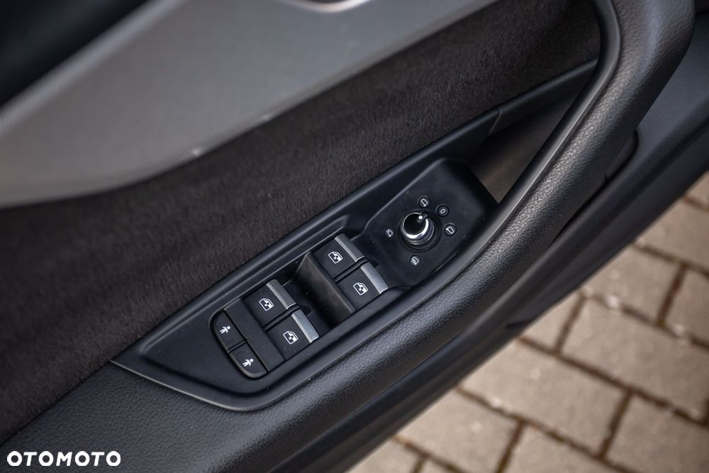 Audi A4 Avant 2.0 TDI S tronic - 22