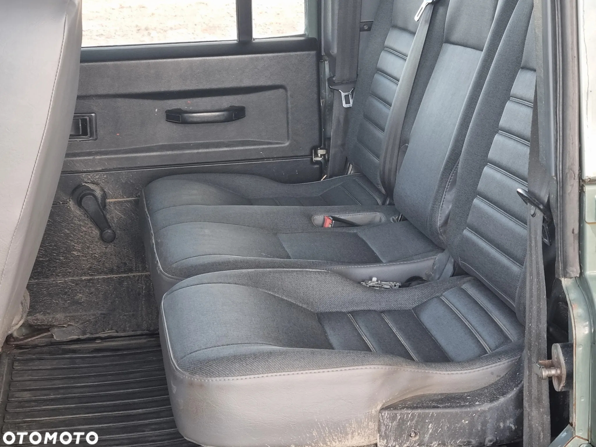 Land Rover Defender - 7