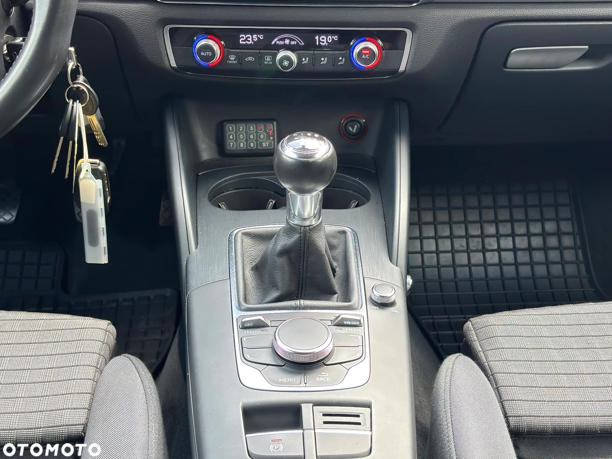 Audi A3 1.4 TFSI CoD Ambiente - 35