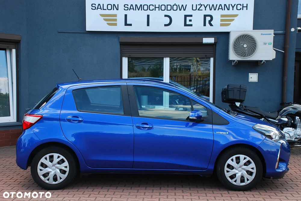 Toyota Yaris Hybrid 100 Life - 33