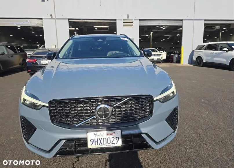Volvo XC 60 B5 B AWD Ultimate Dark - 2