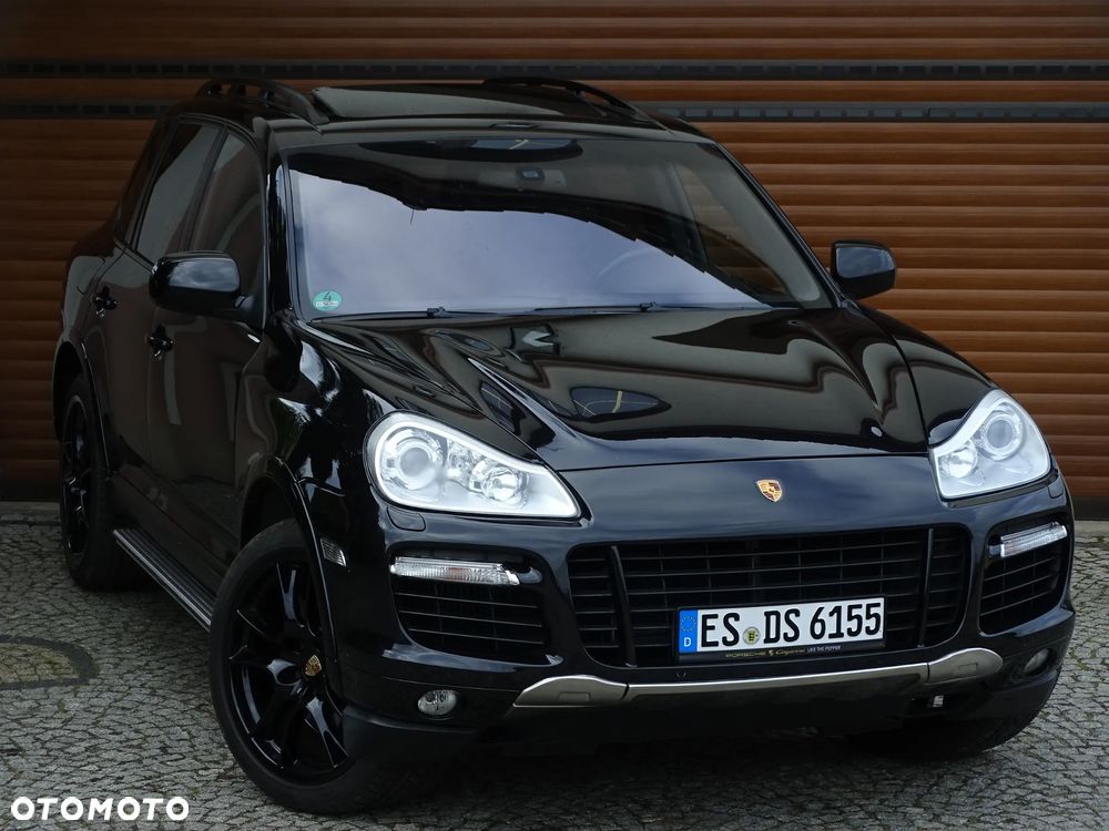 Porsche Cayenne Turbo S - 1