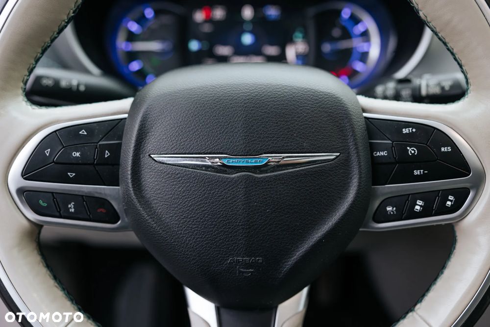 Chrysler Pacifica - 27