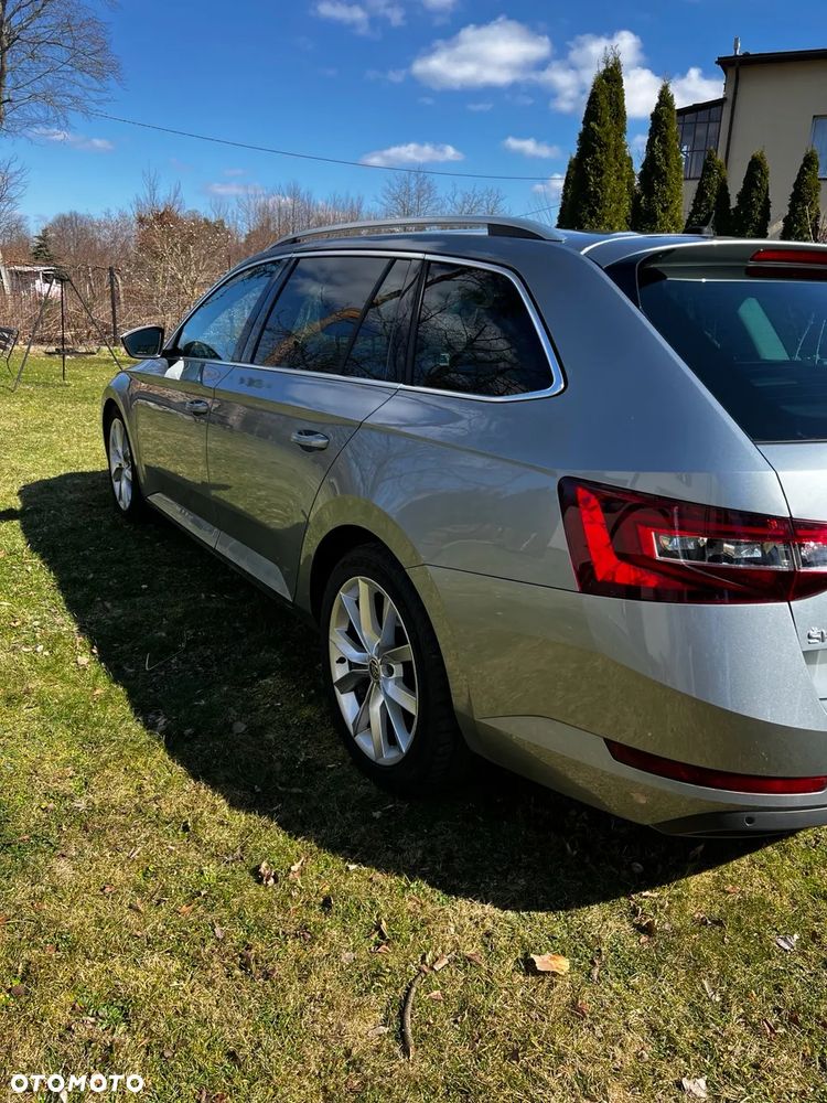 Skoda Superb 2.0 TDI DSG Ambition - 8