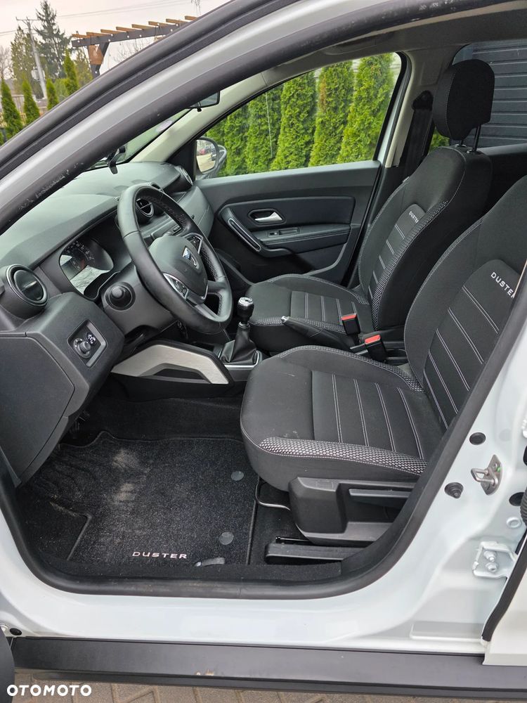 Dacia Duster TCe 100 2WD Celebration - 9