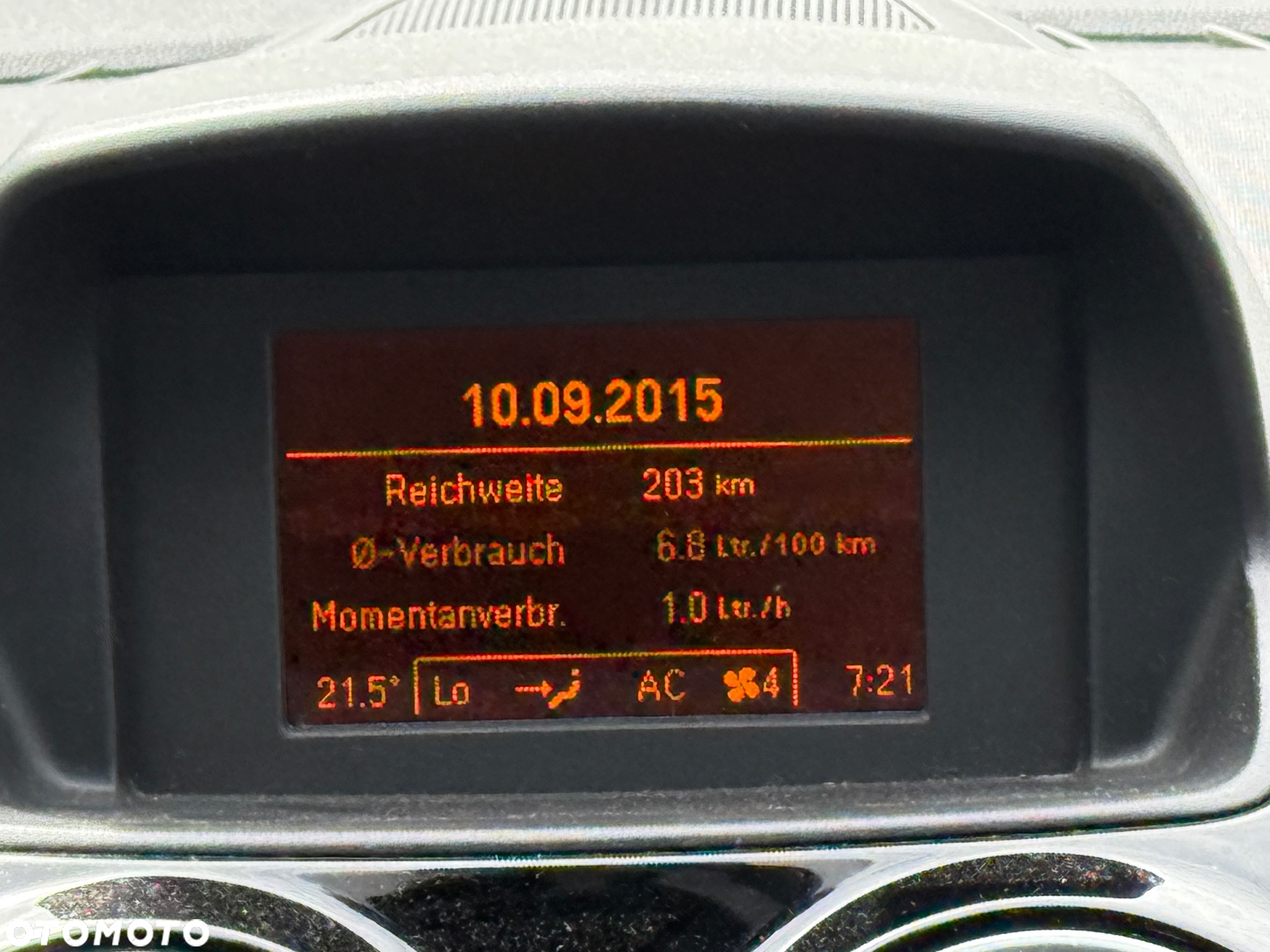 Opel Corsa 1.4 16V Innovation - 13