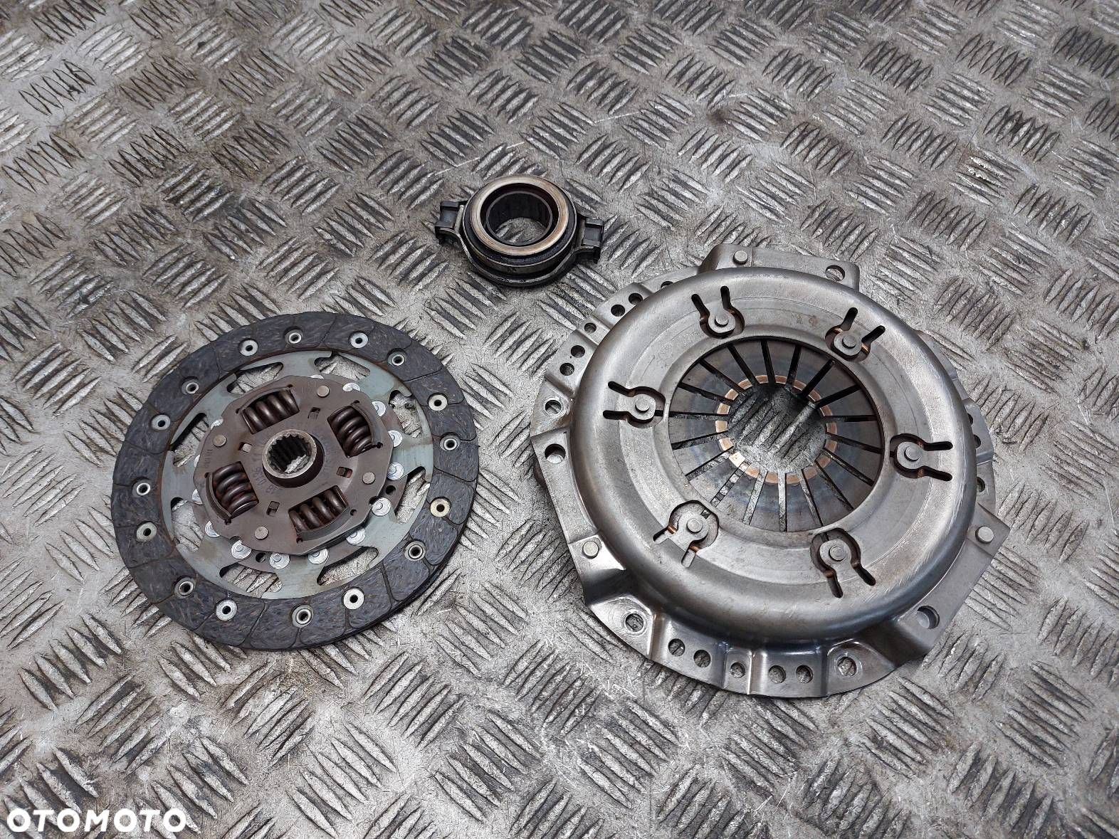 SPRZĘGŁO TARCZA + DOCISK + ŁOŻYSKO OPOROWE NISSAN MICRA K11 1.0 16V - 1