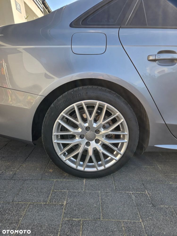 Audi A4 Limousine - 12