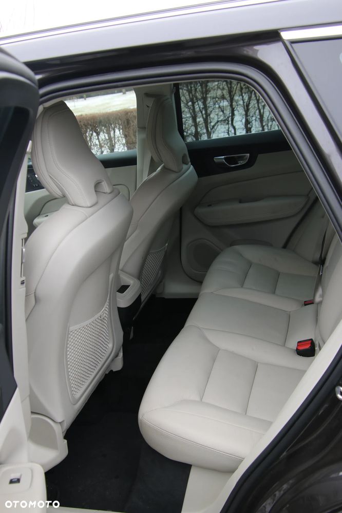 Volvo XC 60 B4 D Plus Bright - 26