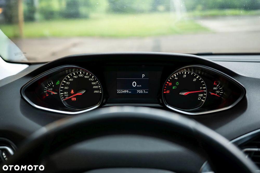 Peugeot 308 BlueHDi 150 Automatik Stop & Start Allure - 5