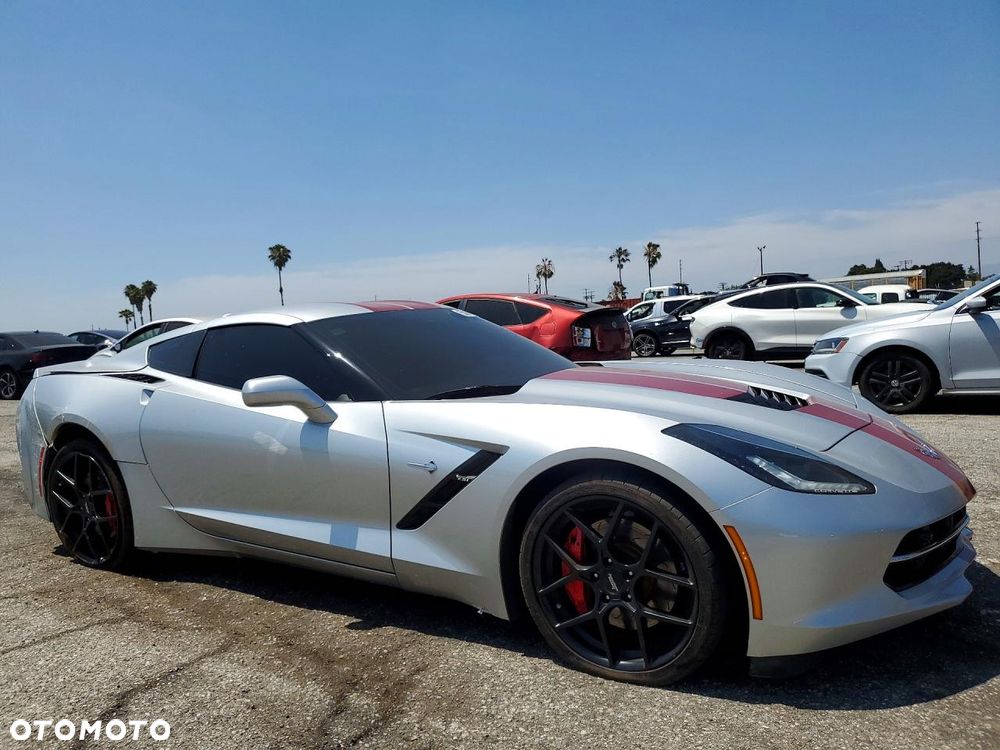 Chevrolet Corvette - 5