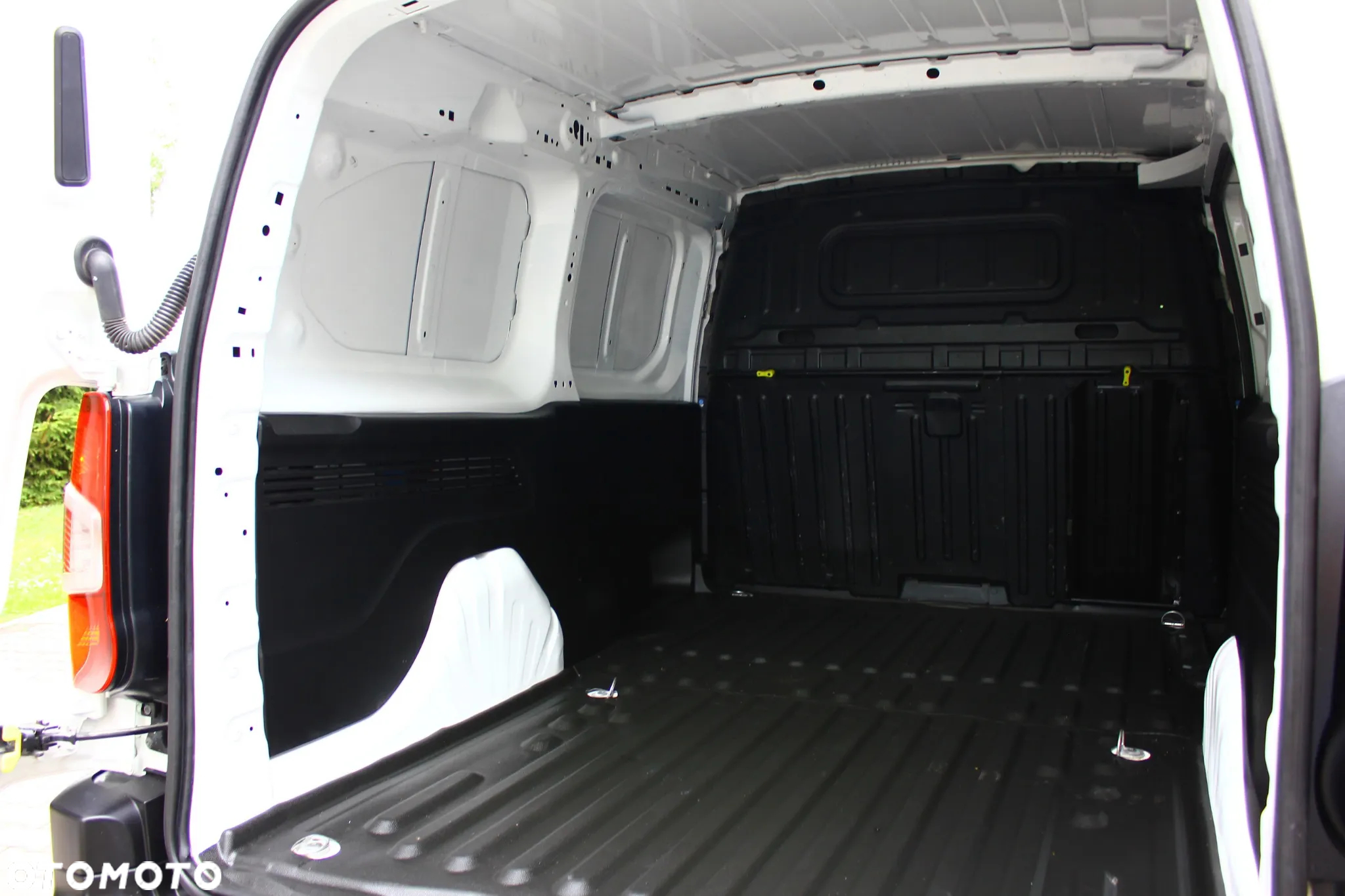 Toyota Proace City 1.5D-4D 102KM LONG L2  3 Osobowy Blaszak - 30