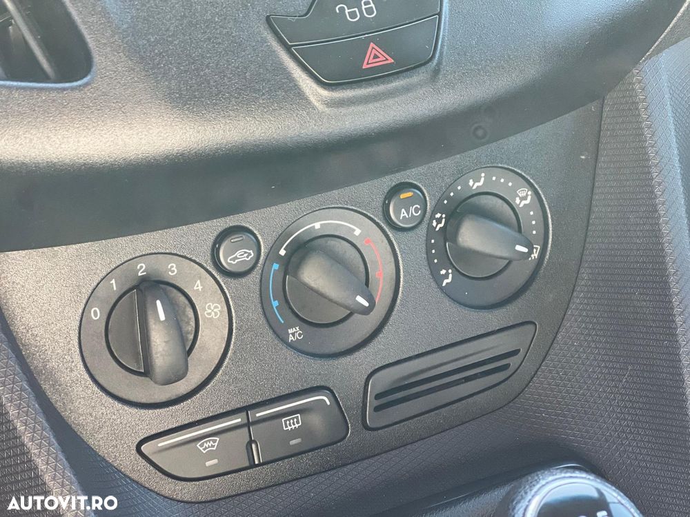 Ford transit-connect - 9