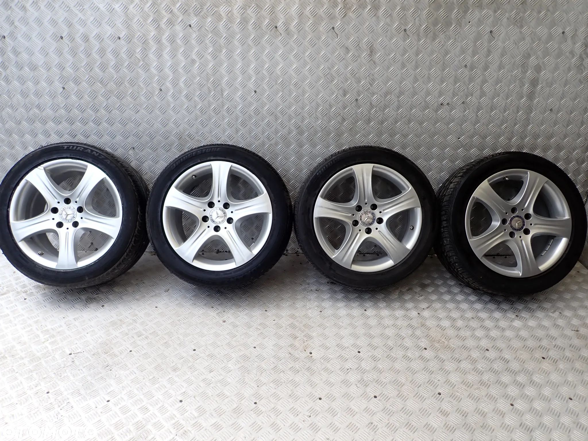 KOŁA FELGI ALUMINIOWE MERCEDES 8,5JX17  ET 48  5X112  A2124015902 Z OPONAMI LATO 245/45/17 1600 ZŁ - 1