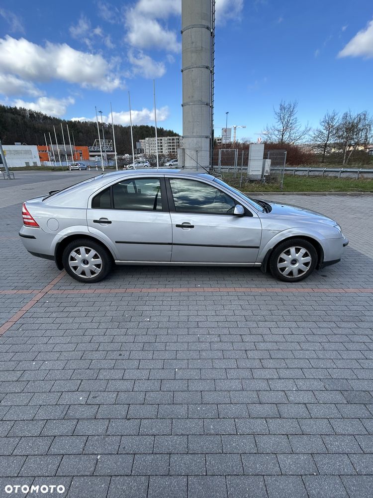 Ford Mondeo 1.8 Silver X - 39