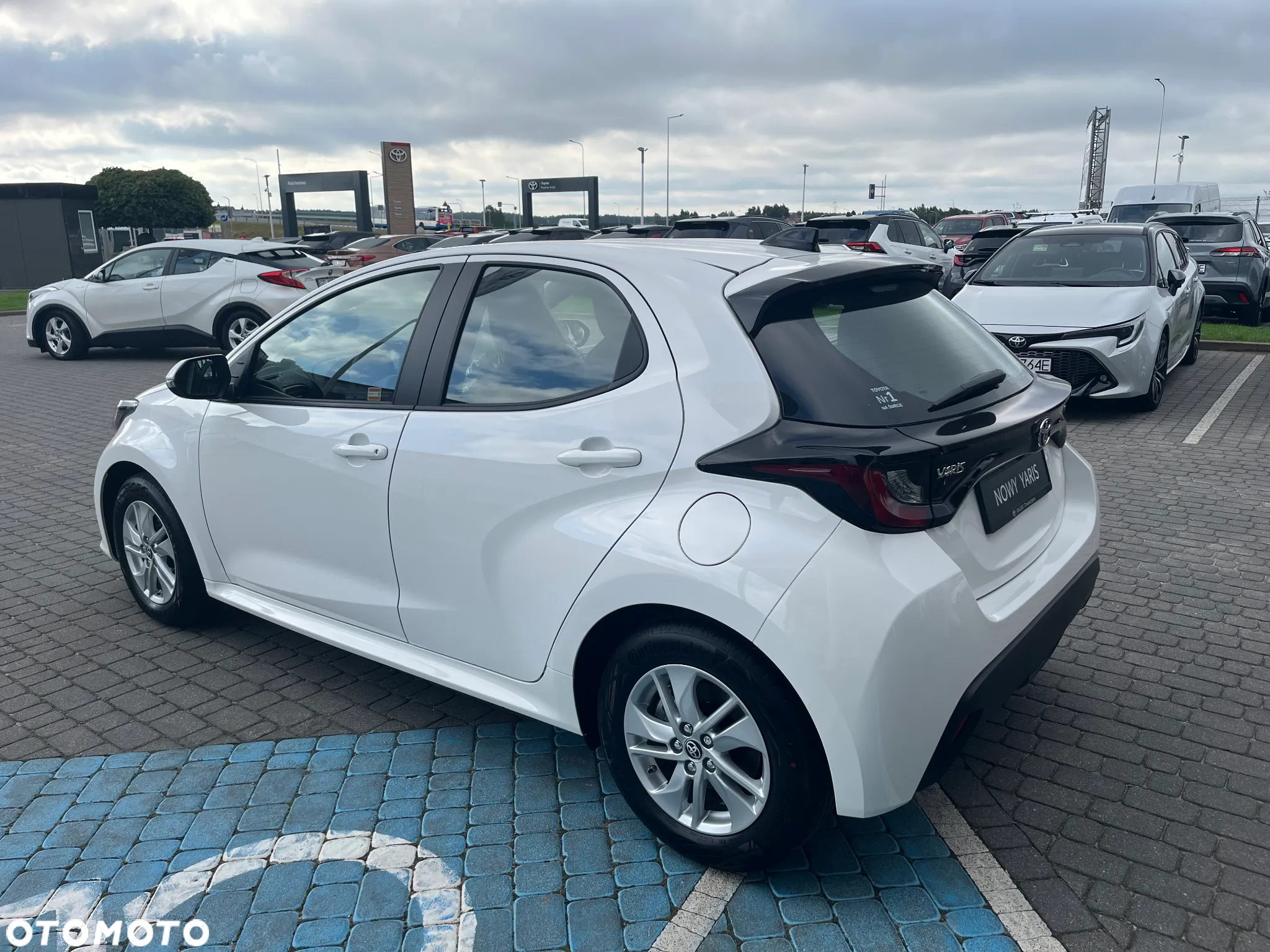 Toyota Yaris ver-hybrid-1-5-comfort - 7
