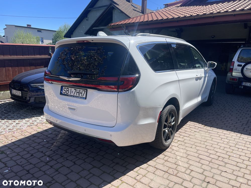 Chrysler Pacifica - 11