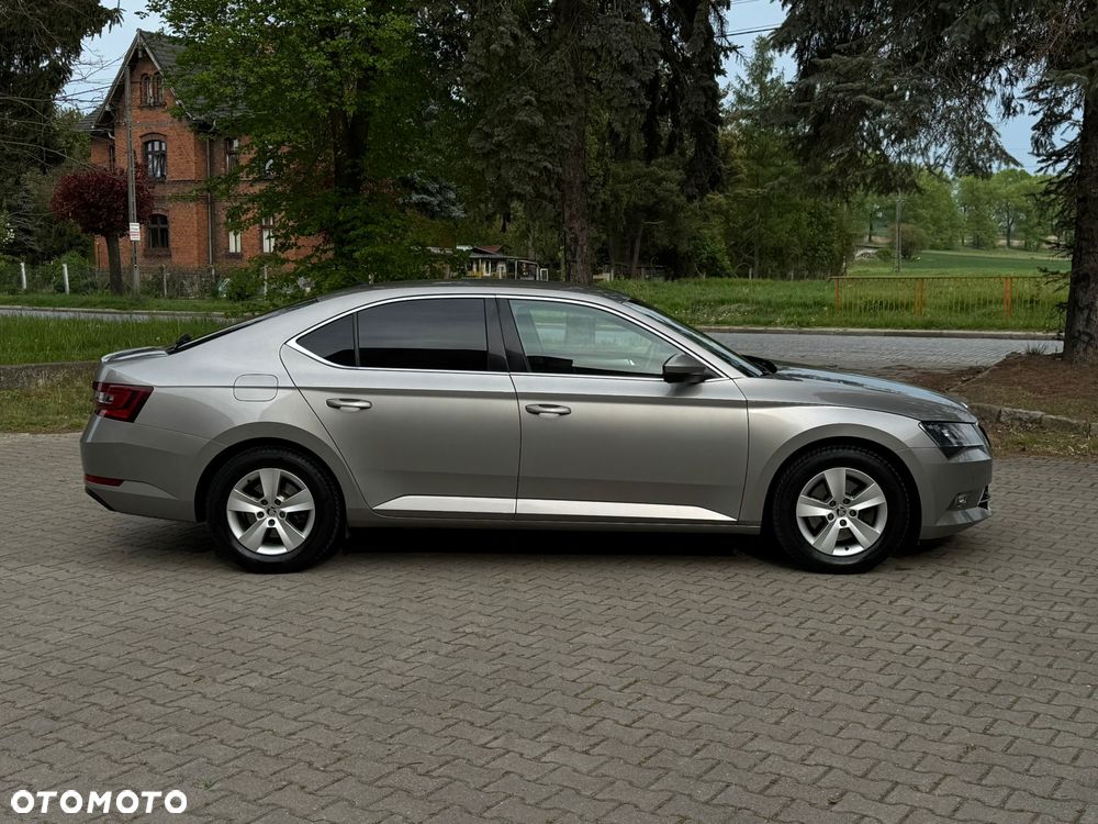 Skoda Superb 2.0 TDI L&K DSG - 5