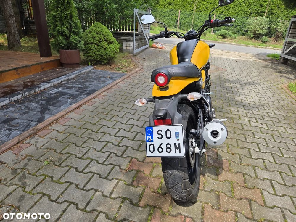 Yamaha XSR - 4