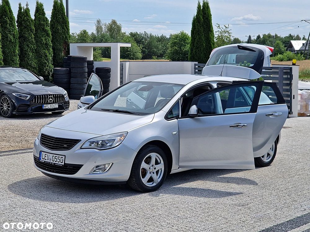 Opel Astra 1.4 Turbo 150 Jahre - 18