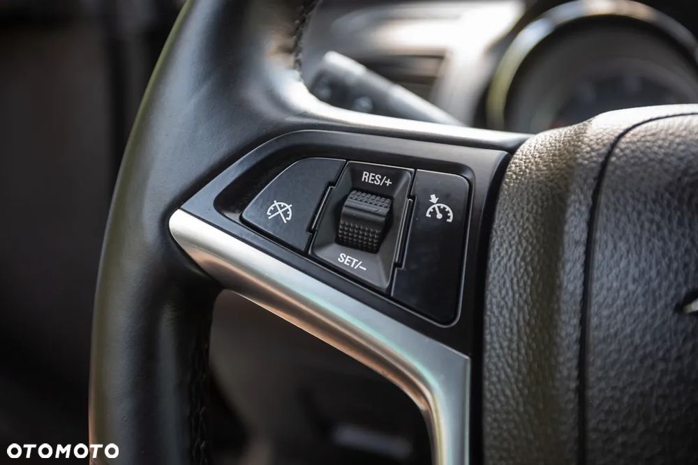 Opel Insignia 2.0 CDTI Sport - 25