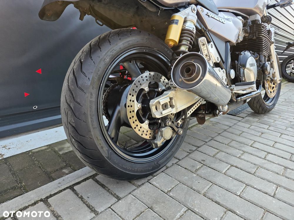 Yamaha XJR - 19