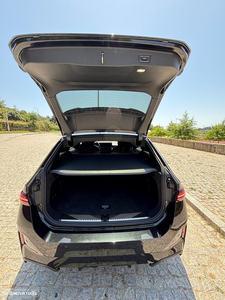 BMW 530 e Pack Desportivo M - 9