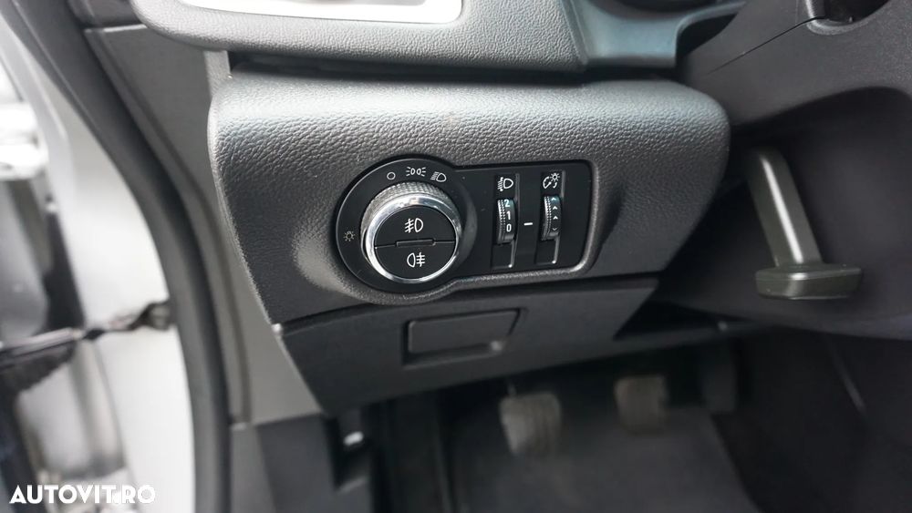 Opel Astra 1.7 CDTI DPF NAVI - 18